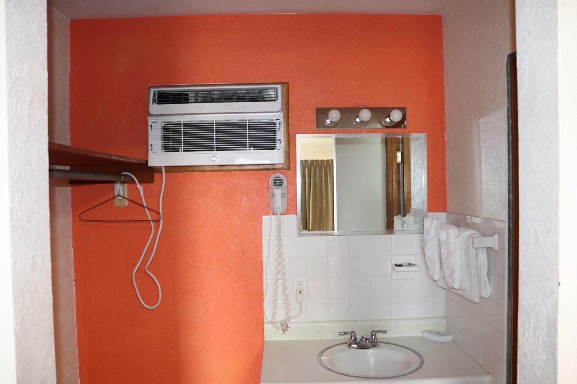 Best Nights Inn - Sparta Экстерьер фото